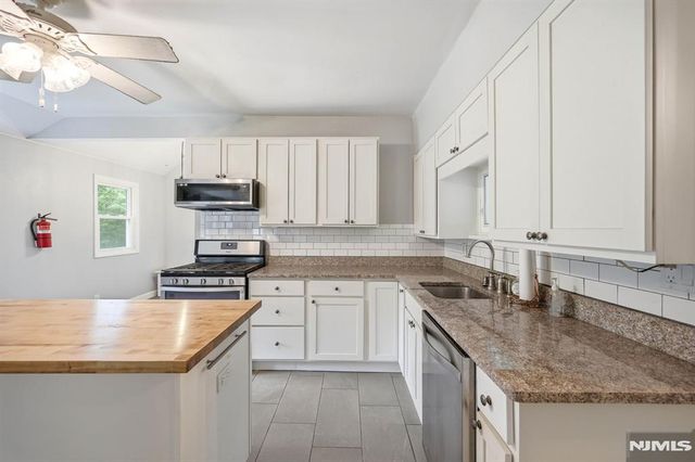312 Lakeview Drive, Newton, NJ 07860
