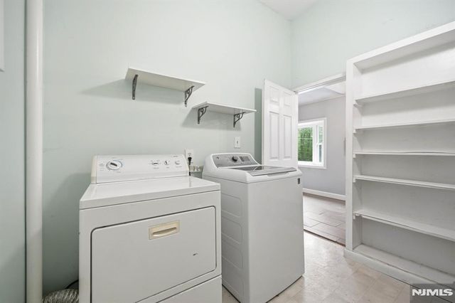 312 Lakeview Drive, Newton, NJ 07860