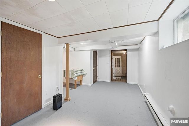 312 Lakeview Drive, Newton, NJ 07860