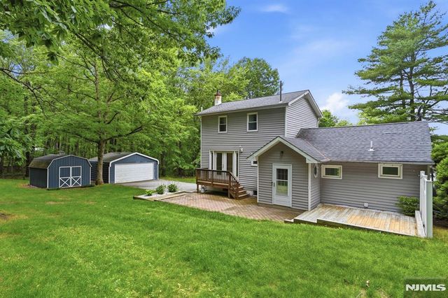 312 Lakeview Drive, Newton, NJ 07860