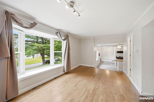 312 Lakeview Drive, Newton, NJ 07860