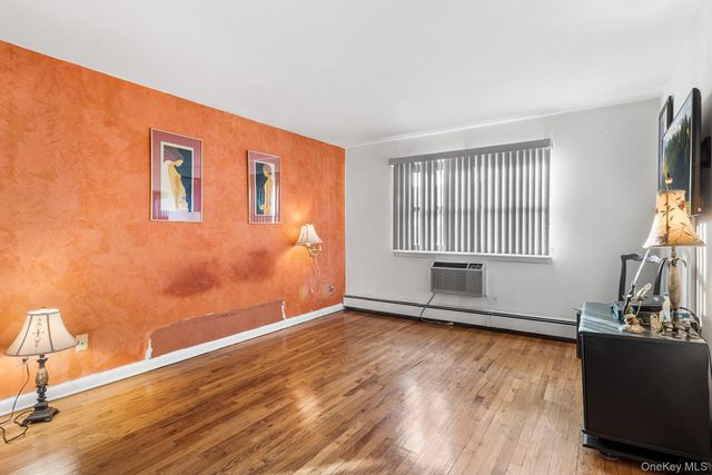 210 Fulton Street 1A, Farmingdale, NY 11735