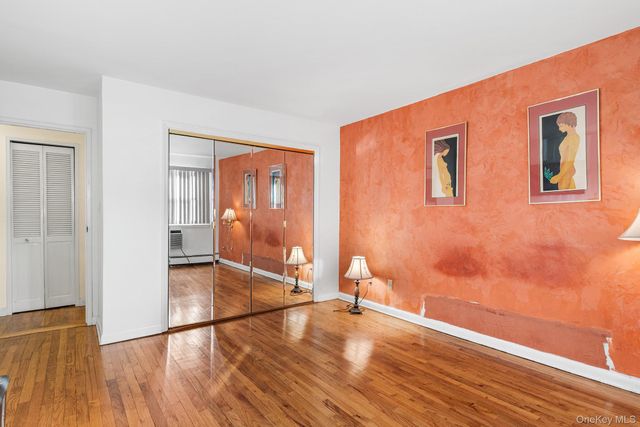 210 Fulton Street 1A, Farmingdale, NY 11735