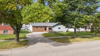 1407 17th Street S, Fargo, ND 58103