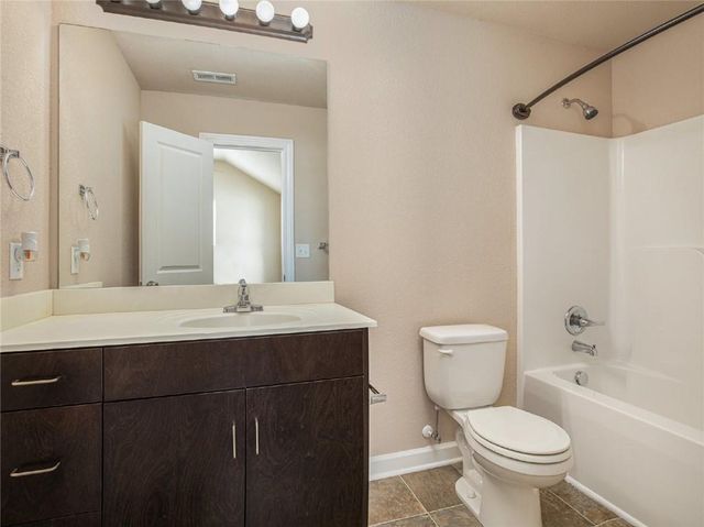 254 Pointe Lane, Raymore, MO 64083