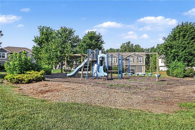 254 Pointe Lane, Raymore, MO 64083