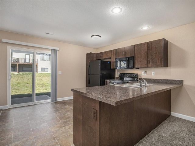 254 Pointe Lane, Raymore, MO 64083