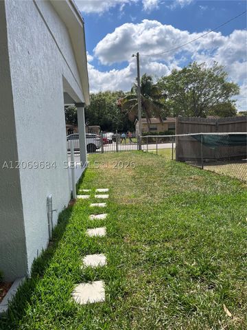 2231 NW 9th Pl H, Fort Lauderdale, FL 33311