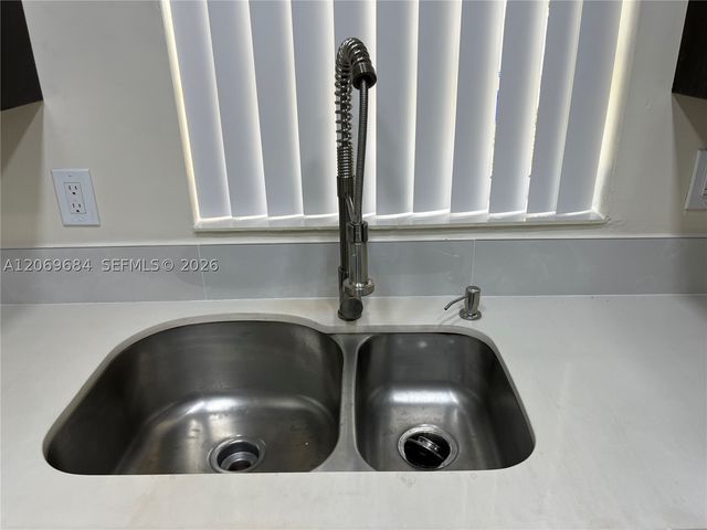2231 NW 9th Pl H, Fort Lauderdale, FL 33311
