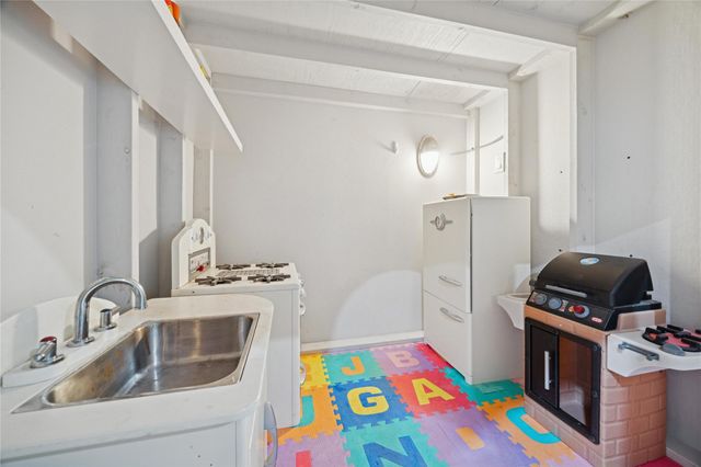 3815 Marquette Street, Houston, TX 77005