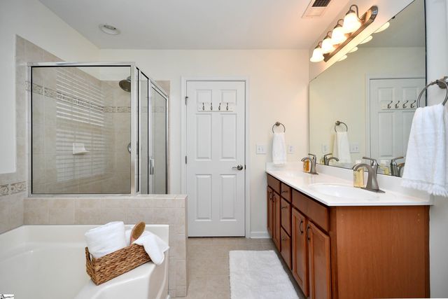 7 Kenton Finch Court, Simpsonville, SC 29681