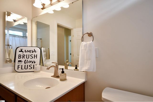 7 Kenton Finch Court, Simpsonville, SC 29681