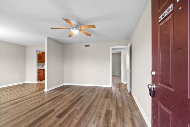 3884 Northeast Dr Apt C, Clarksville, TN 37040