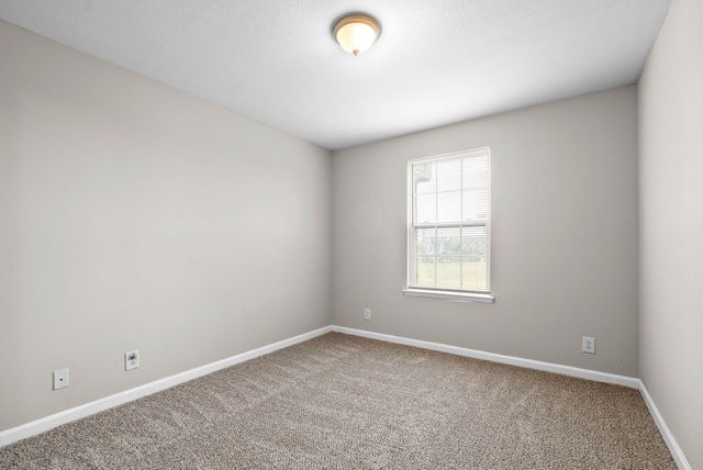 3884 Northeast Dr Apt C, Clarksville, TN 37040