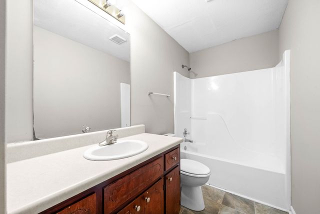 3884 Northeast Dr Apt C, Clarksville, TN 37040