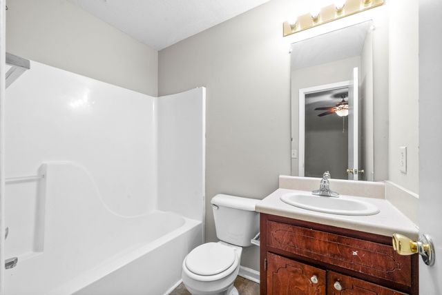 3884 Northeast Dr Apt C, Clarksville, TN 37040