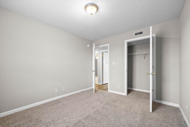 3884 Northeast Dr Apt C, Clarksville, TN 37040