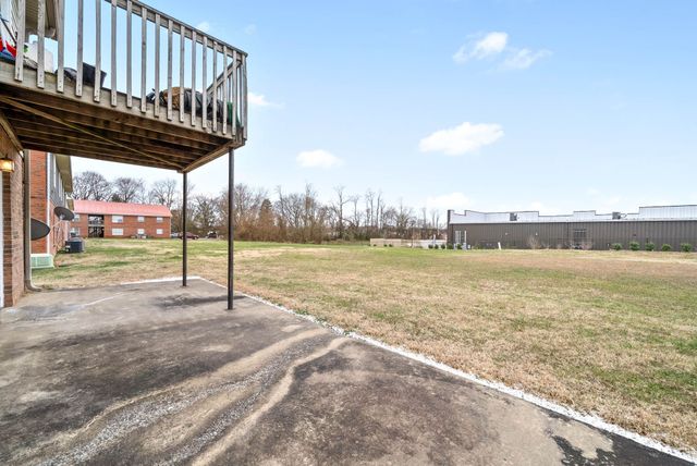 3884 Northeast Dr Apt C, Clarksville, TN 37040
