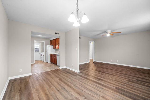 3884 Northeast Dr Apt C, Clarksville, TN 37040