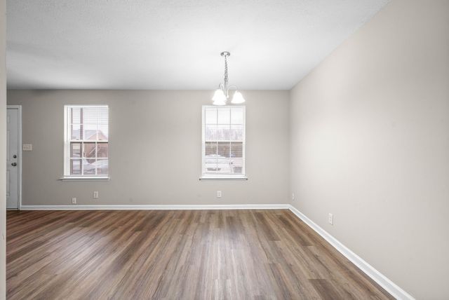 3884 Northeast Dr Apt C, Clarksville, TN 37040