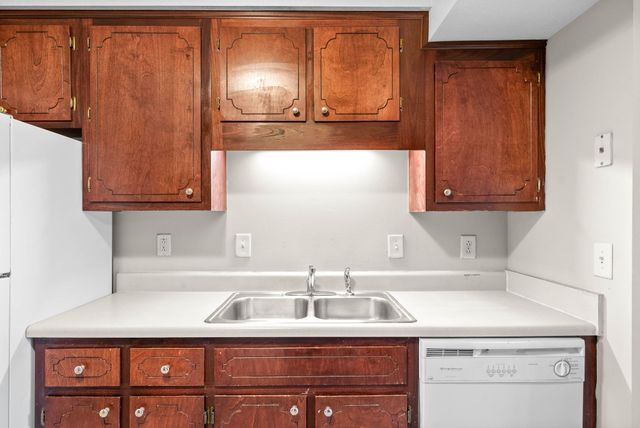 3884 Northeast Dr Apt C, Clarksville, TN 37040