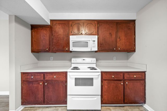 3884 Northeast Dr Apt C, Clarksville, TN 37040