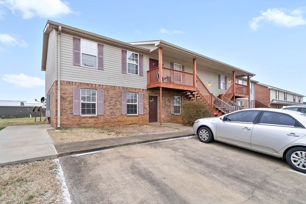 3884 Northeast Dr Apt C, Clarksville, TN 37040