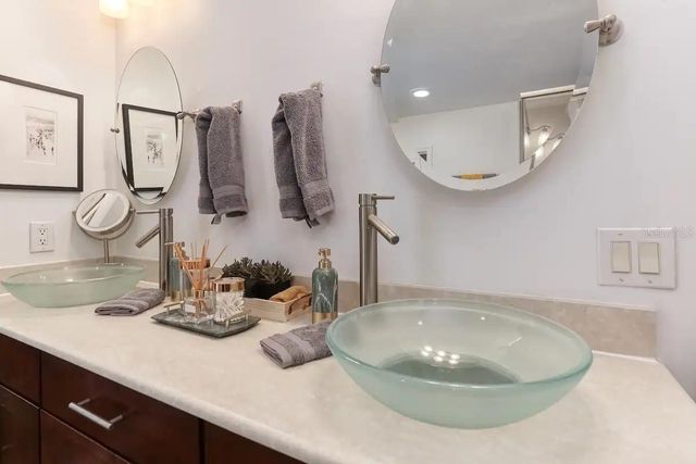 4014 W PALMIRA AVENUE, Tampa, FL 33629