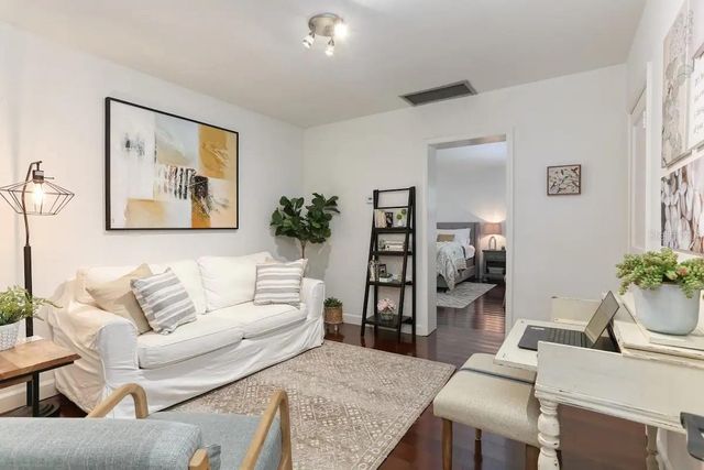 4014 W PALMIRA AVENUE, Tampa, FL 33629