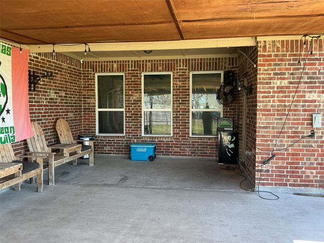 721 Meadow Springs Drive, Glenn Heights, TX 75154