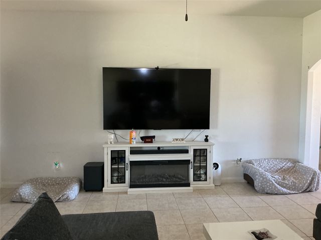 721 Meadow Springs Drive, Glenn Heights, TX 75154