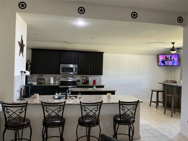 721 Meadow Springs Drive, Glenn Heights, TX 75154