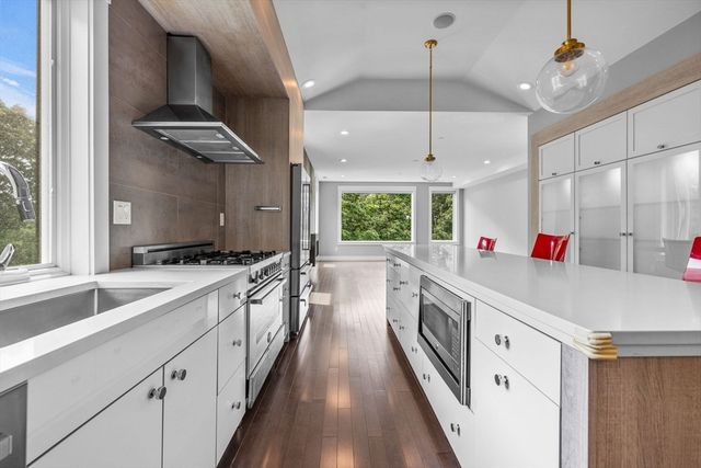 202 Rawson Road PH 3, Brookline, MA 02445