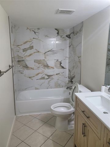 10485 CARROLLBROOK CIRCLE 120, Tampa, FL 33618