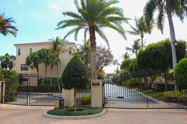 504 Del Sol Circle, Tequesta, FL 33469