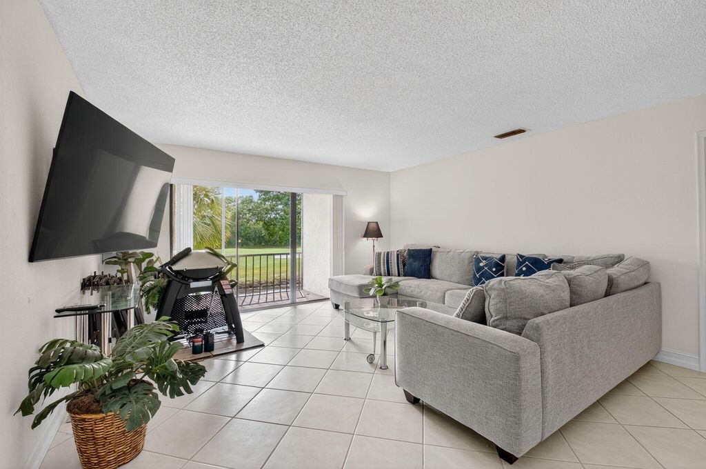 21988 Cypress Drive 43f, Boca Raton, FL 33433