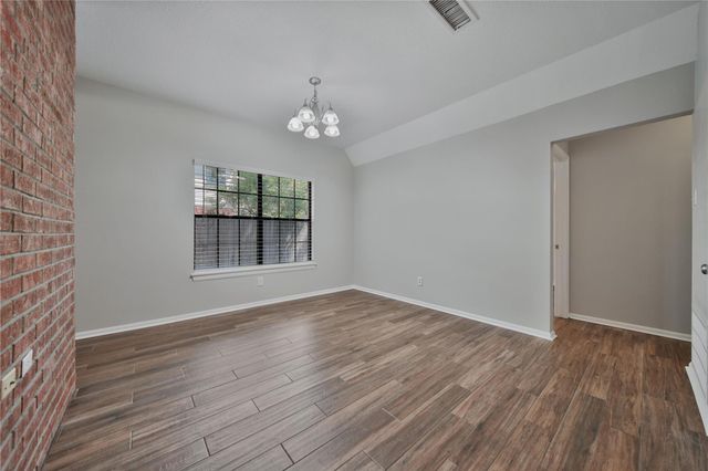 198 N Village Knoll Circle, The Woodlands, TX 77381