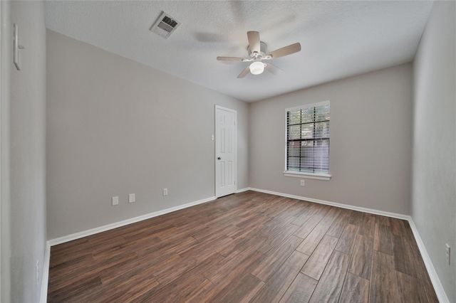 198 N Village Knoll Circle, The Woodlands, TX 77381