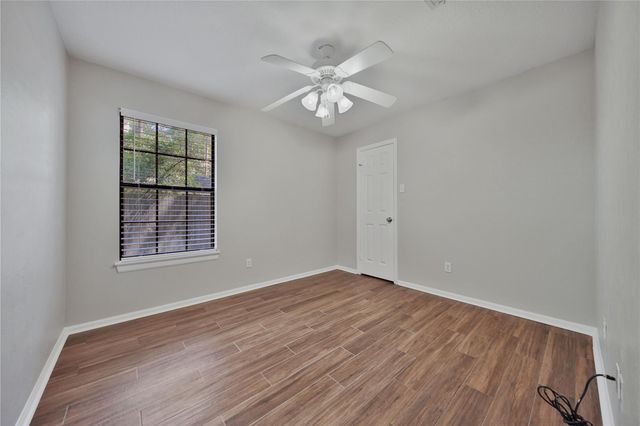 198 N Village Knoll Circle, The Woodlands, TX 77381