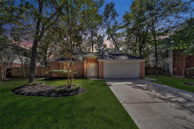 198 N Village Knoll Circle, The Woodlands, TX 77381