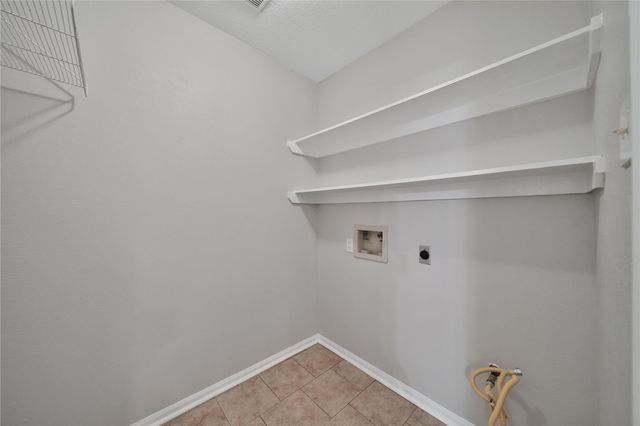 198 N Village Knoll Circle, The Woodlands, TX 77381