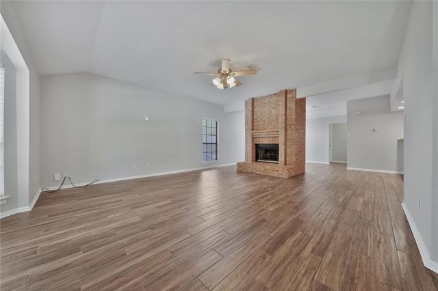 198 N Village Knoll Circle, The Woodlands, TX 77381