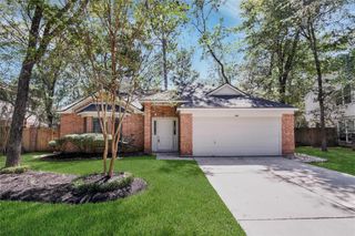 198 N Village Knoll Circle, The Woodlands, TX 77381