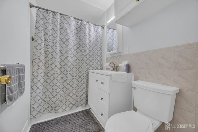 393 College Drive, Edison, NJ 08817