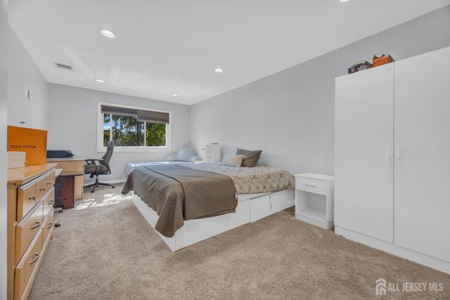 393 College Drive, Edison, NJ 08817
