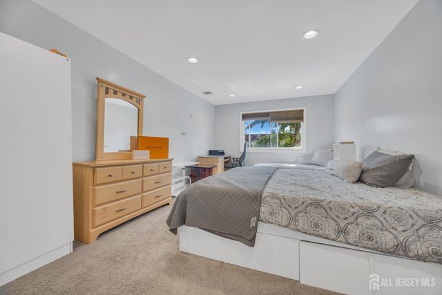 393 College Drive, Edison, NJ 08817