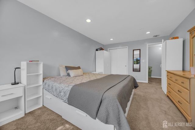 393 College Drive, Edison, NJ 08817