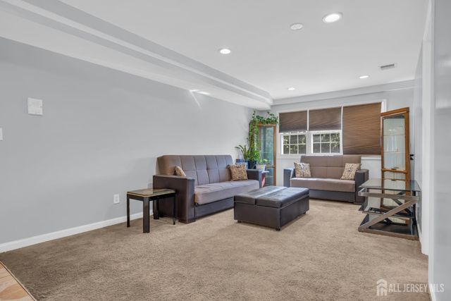 393 College Drive, Edison, NJ 08817