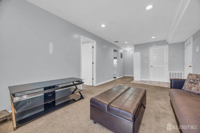 393 College Drive, Edison, NJ 08817