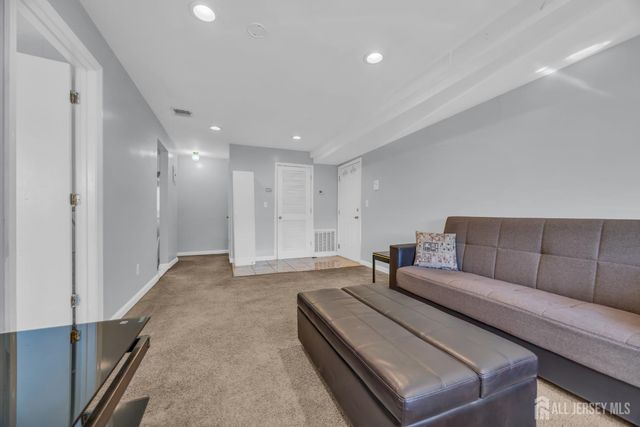 393 College Drive, Edison, NJ 08817